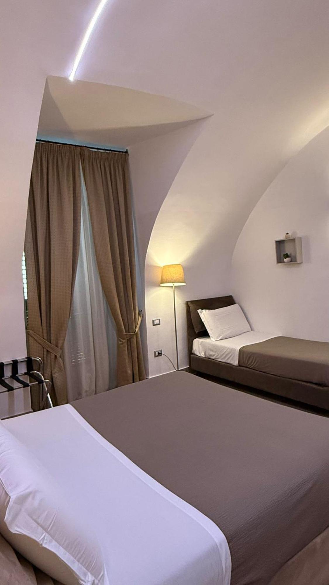 Chiaia Suites Naples Extérieur photo