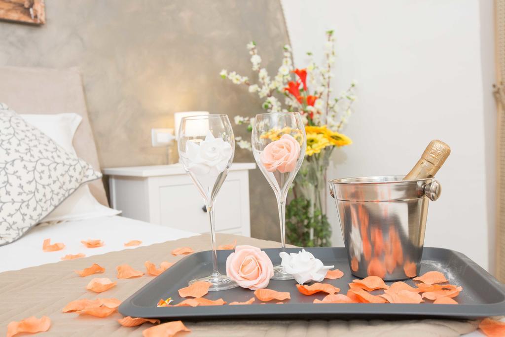 Chiaia Suites Naples Extérieur photo